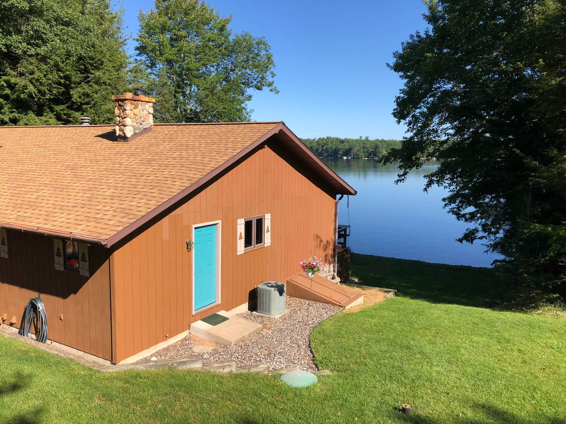 Dam Lake Villa